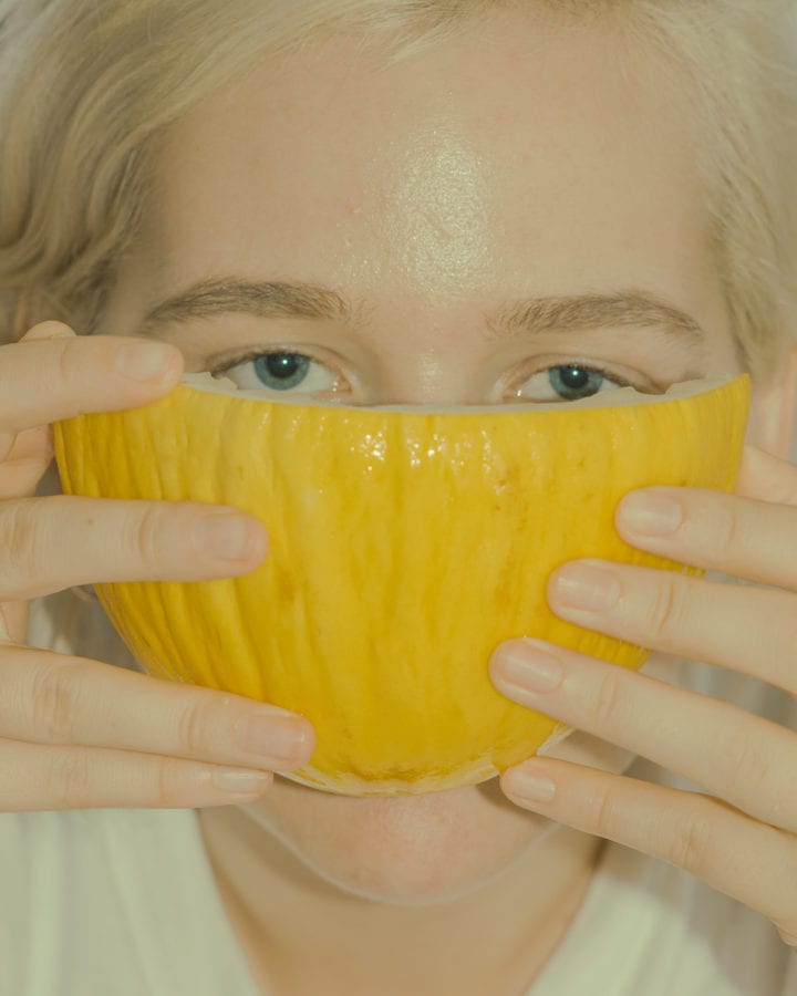 Portrait: Steffi with a canary melon